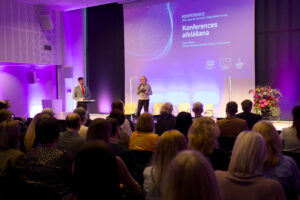 Read more about the article Konference: Skolu digitalizācija: Vienlīdzīga piekļuve zināšanām un izglītības resursiem